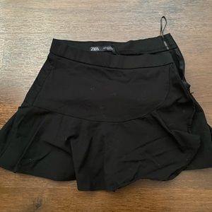 Black Zara skort size xs
